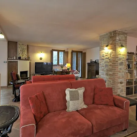 Sleeps 10 Pool Wifi Fabro