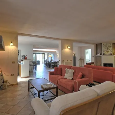 Sleeps 10 Pool Wifi Fabro