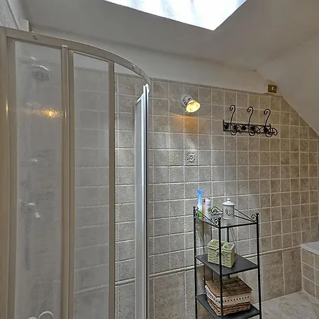 Sleeps 10 Pool Wifi Villa